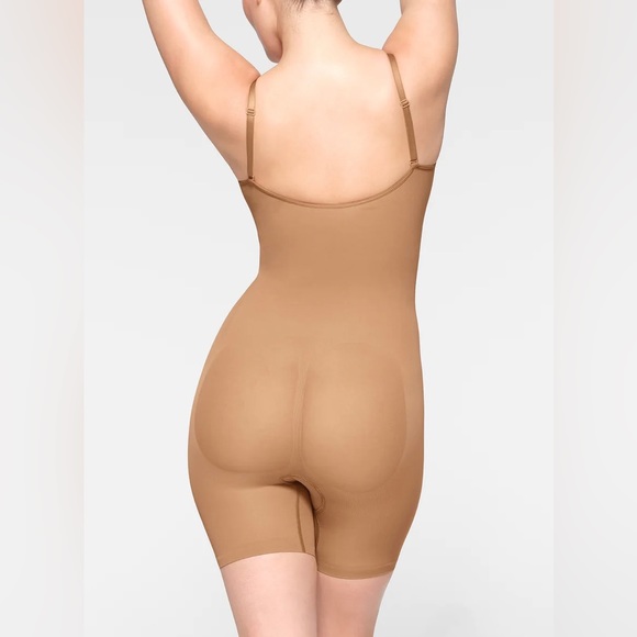 👸🏻 NIB! SKIMS Seamless Sculpting Mid Thigh Bodysuit - Picture 3 of 12